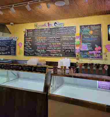 sweet-melissas-behind-counter